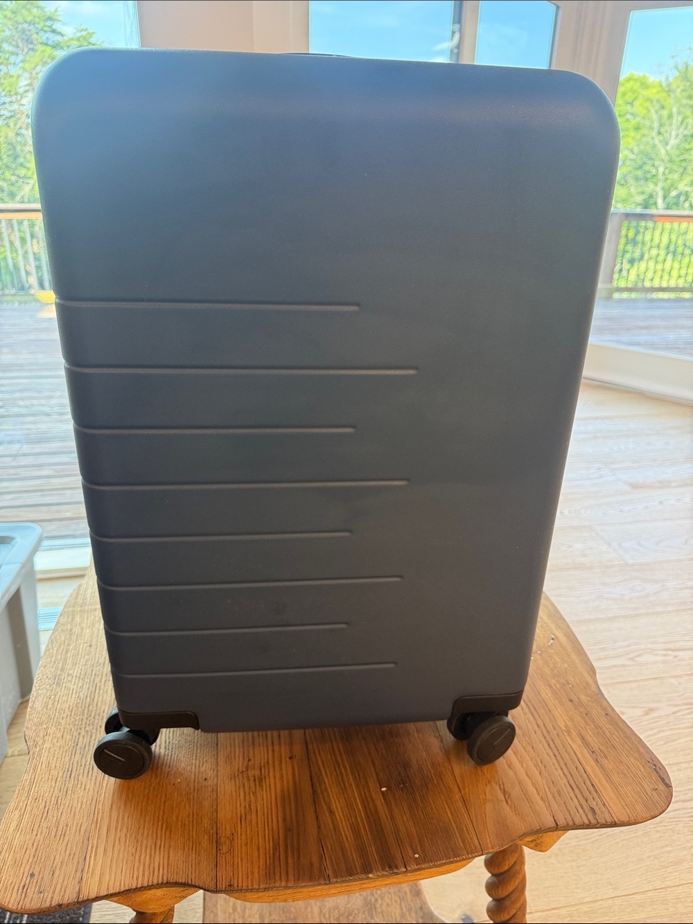 Quince Expandable Hardside Carry-On Luggage in Navy Blue EUC #2
